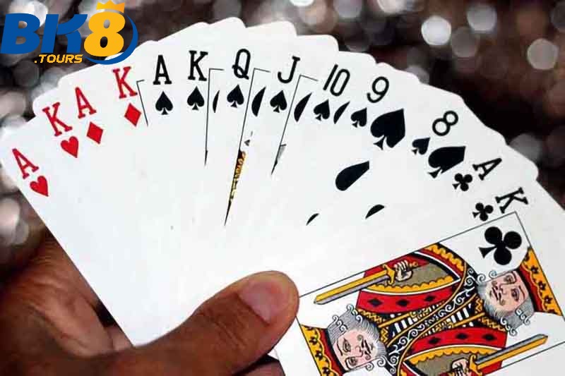 Tiến Lên Miền Bắc – Game Bài Ăn Tiền Được Ưa Chuộng Nhất Hiện Nay 3 Khám phá luật chơi chung và riêng của các biến thể Tiến Lên Miền Bắc